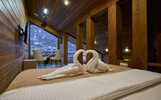 Wood House Hotel