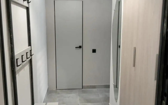 Oktyabryskiy Prospekt 96-1 Apartments