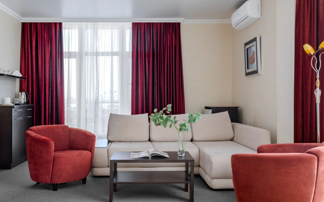 Avrora Hotel