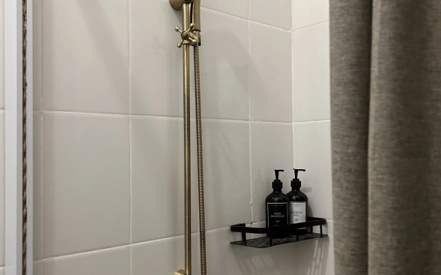 Квартира Лофт на Набережной c Отдельным Входом и 2-мя Санузлами