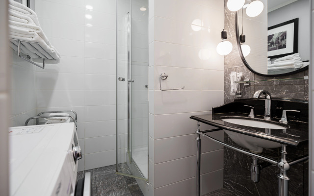 Roskoshnye Dvukhkomnatnye U Moskovskogo Vokzala Apartments