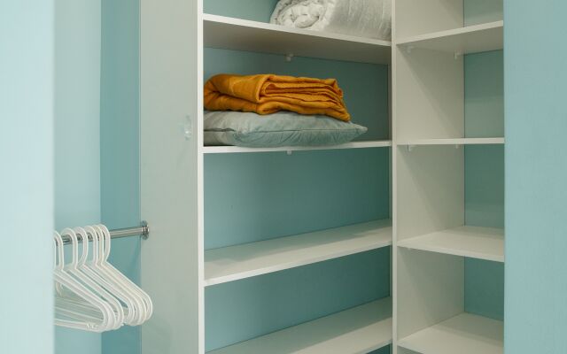 Na prospekte Astrakhova dom 10 Flat