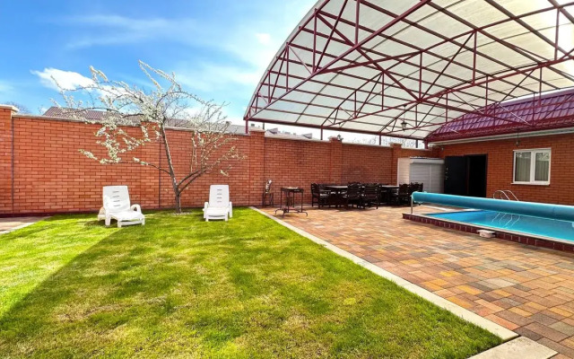 S Basseynom Private House