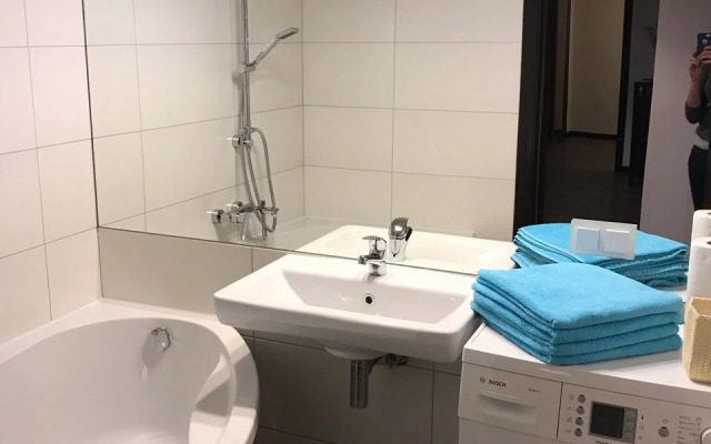 Studiya S Otdelnoy Spalney V Rayone Vokzal Apartmentsa