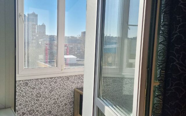 Квартира Трехкомнатная у Набережной Грина