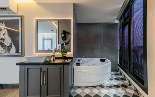 Atar Airport Hotel & Spa