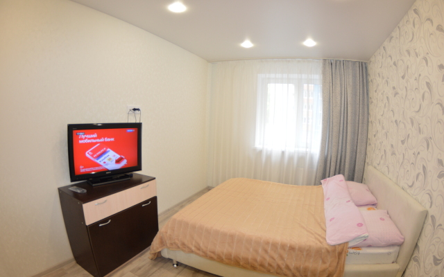 Апартаменты Уютная двухкомнатная квартира на Верхней Дуброве