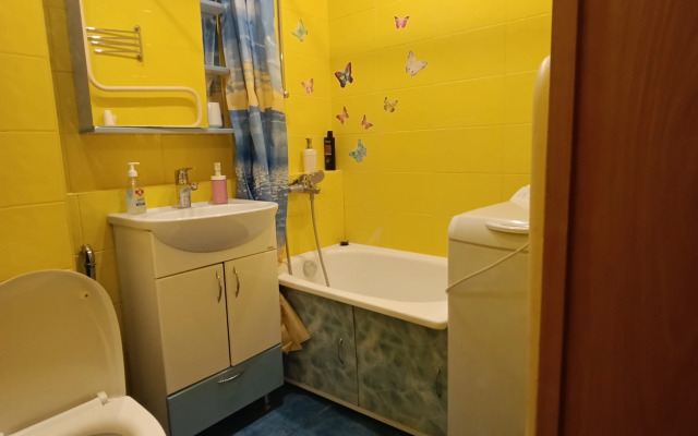 Квартира Трёхкомнатная на Белоконской 15В