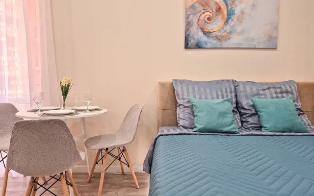 S Dvumya Balkonami Apartments