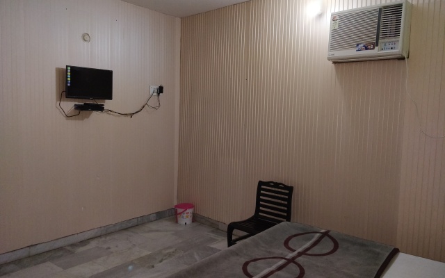 Manish Chauhan Guest House