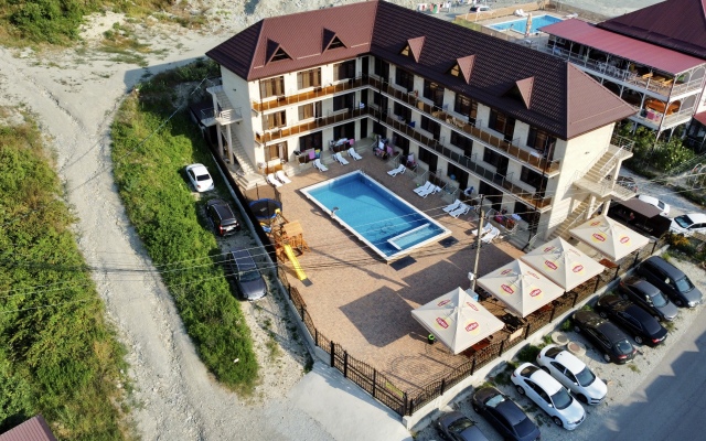 Izumrud Guest house