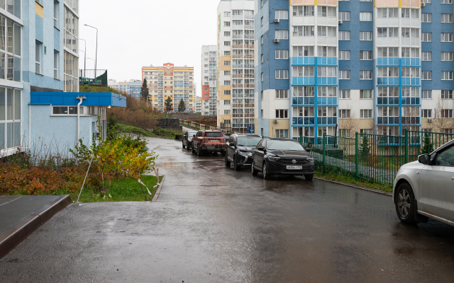 UNIQUE APART "CANARY" opposite LDK and Kuzbass Arena (1st Zarechnaya 9) Apartments