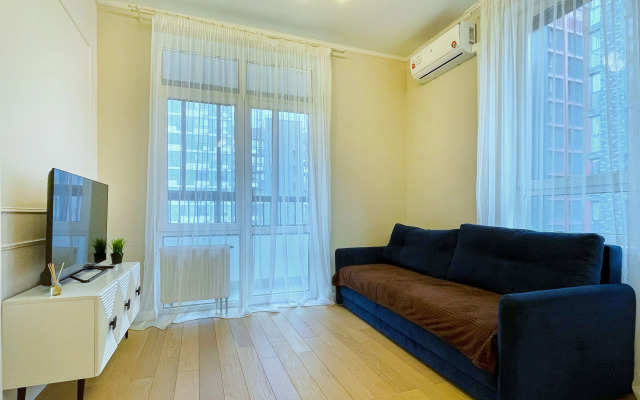 Sunny Days Apartment Lobanovskiy Les 2 Flat