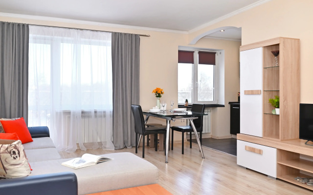 New Life U Tsentralnoy Ploschadi Apartments