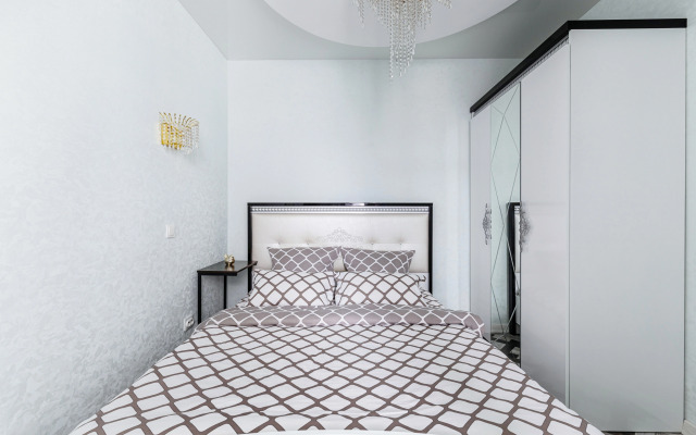 Studiya vo vnutrennem dvorike Baumana Flat