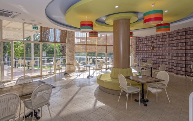 Asteria Family Resort Side Hotel