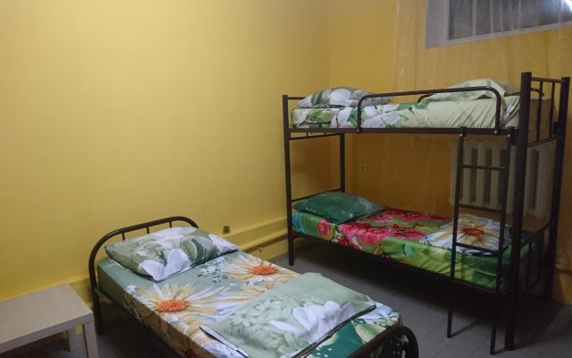 Kutuzova 30 Hostel