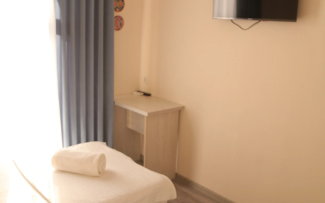 Ideal Best Tour Hotel