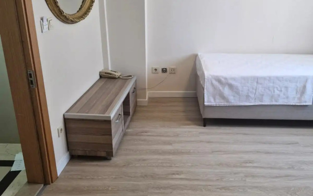 Pera Arya Hotel