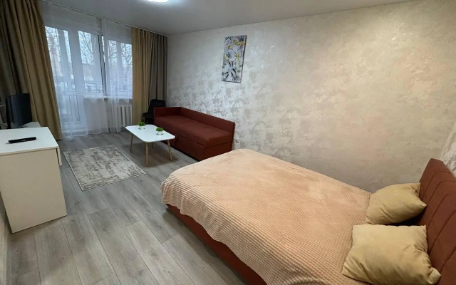 V 10 Minutakh Peshkom Ot Kremlya Flat