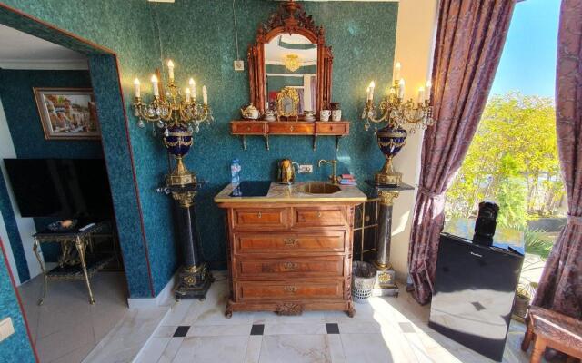 Апартаменты Студия С Бассейном В Самом Центре Сочи