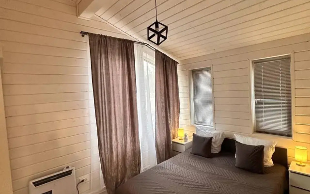 499 Private house