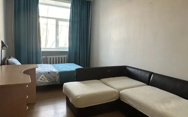 Dvukhkomnatnaya na Respublikanskoy Flat