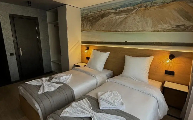 Hotel Shakhtyor