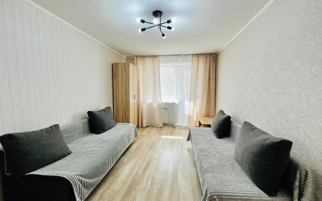 Trekhkomnatnye Apartments