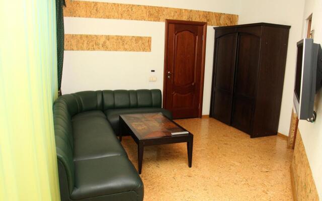 Отель Надеждинский