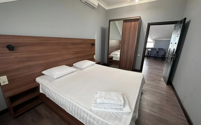 Апартаменты двухкомнатные на Амет Хан Султана 6/6