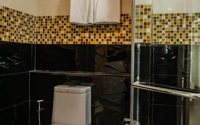 Отель Ramada by Wyndham Bangkok Ten Ekamai Residences