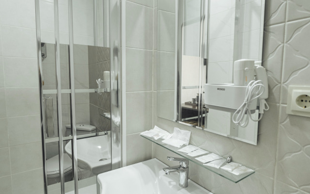 Отель Азовский