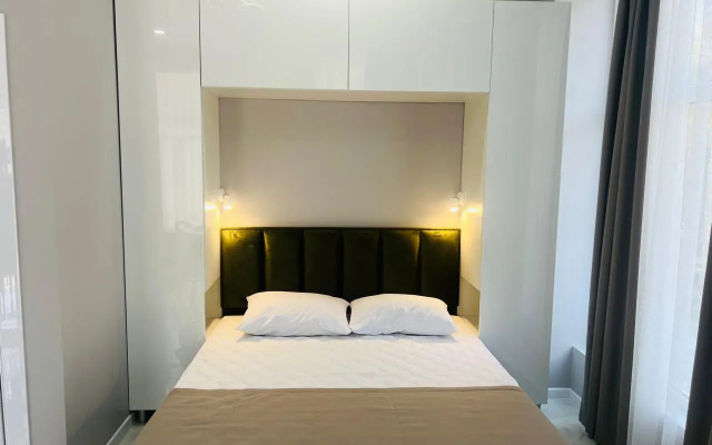 Stilnye Apartamenty S Otdelnym Vkhodom V Apart-Komplekse S Basseynom Apartment