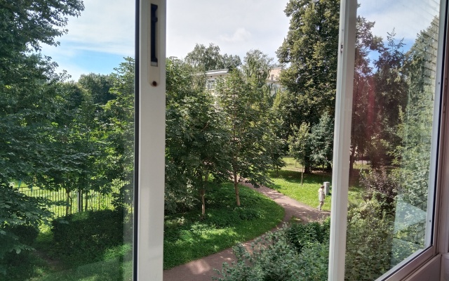 Shepetovskaya Street Flat
