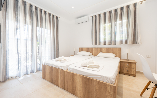 Milonas House Apartments