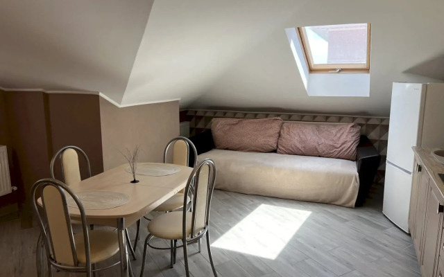 261 Mansarda 12 Min Do Plyazha Flat