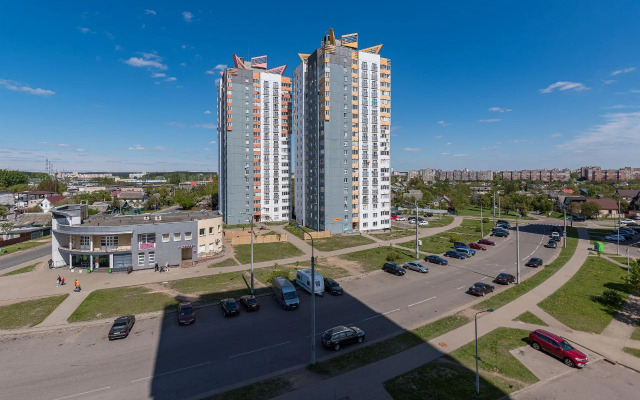 Апартаменты возле метро Автозаводская. 4 станции до центра. Парковка.