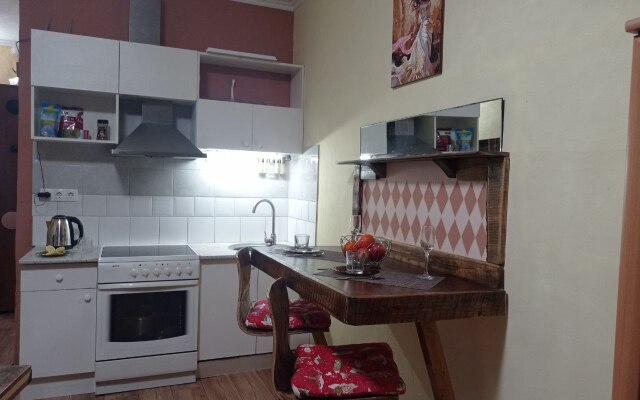 Квартира Live-In-Comfort на Творчества 1к1