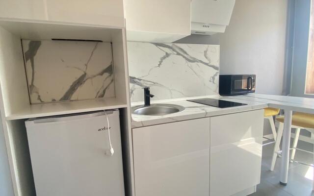 Uyutnye na Molodezhnoy Apartments