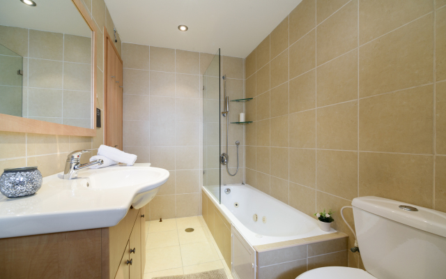 Comfort & Balcony By Feelhome Apartments