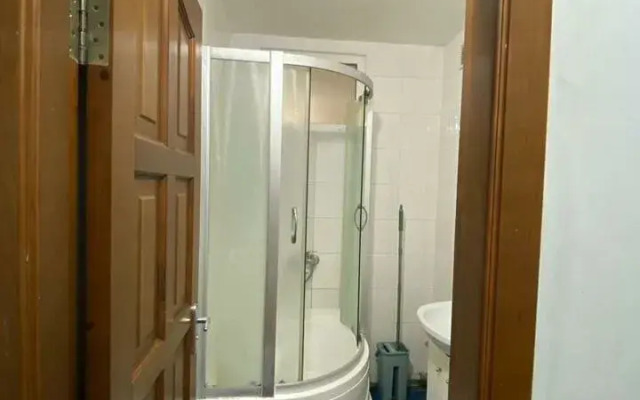 Na Generala Zakharova, 1 Flat