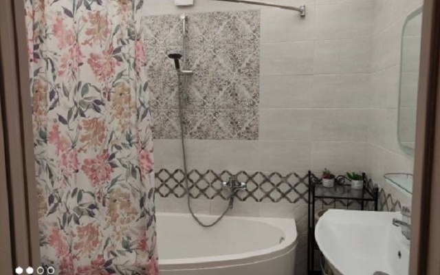 Апартаменты 3х Комнатные Крымская 19к10 с 2мя Санузлами