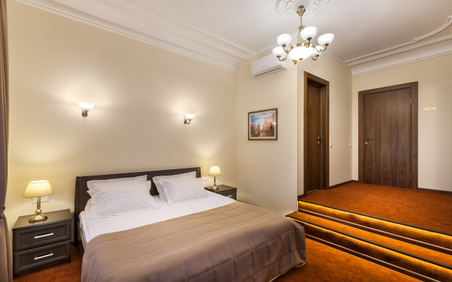 Sonata Nevsky 5 Dvorcovaja ploshhad' Hotel