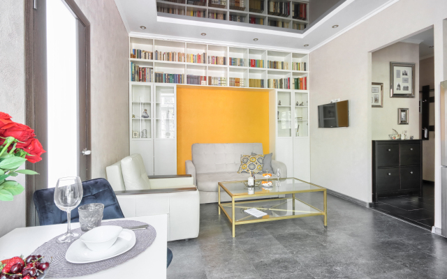 Апартаменты MMyhomeYourhome на Невском 84-86