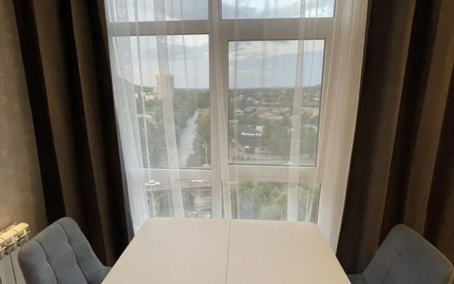 Novaya S Vidom Na Reku Flat