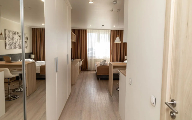 Apart-' Yes, apartments by botanical garden