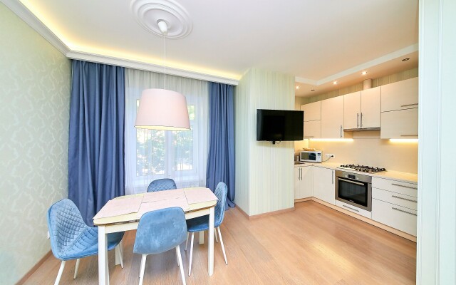 Apriori Hotel