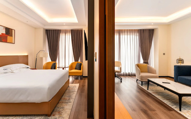 Bamus Sarovar Portico Hotel