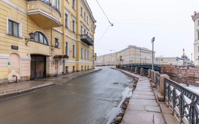 Апартаменты у Дворцовой площади DereMRents ДереМРентс